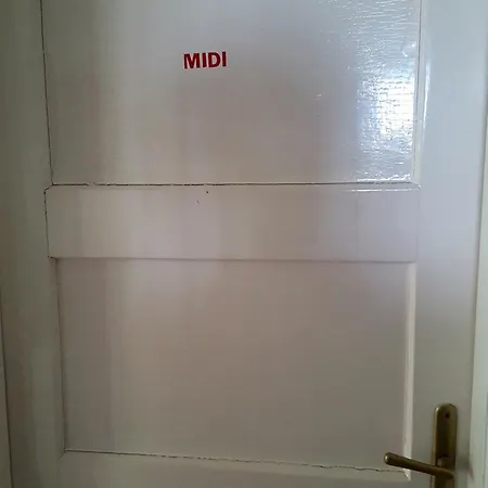 Midi Terrace Wifi Autoparking Guest house *