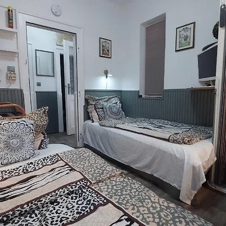 Midi Room, Free Parking, Terrace, Ac, Wifi Gæstehus 4*
